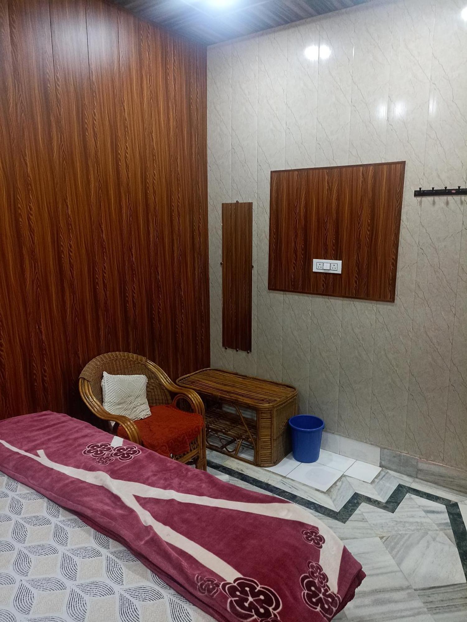 Shree Hit Radhamohan Dham * Vrindavan