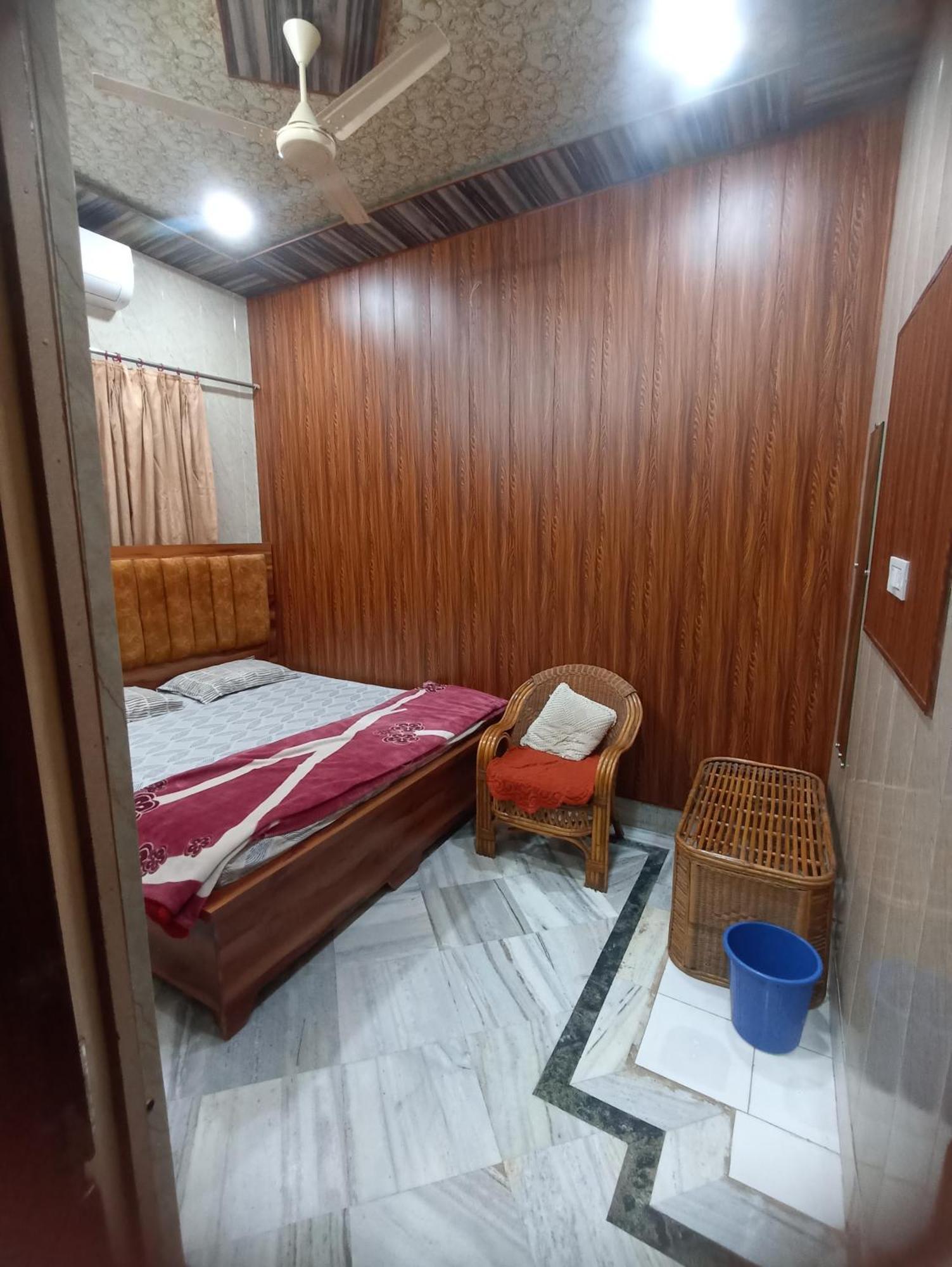 Shree Hit Radhamohan Dham Guest house