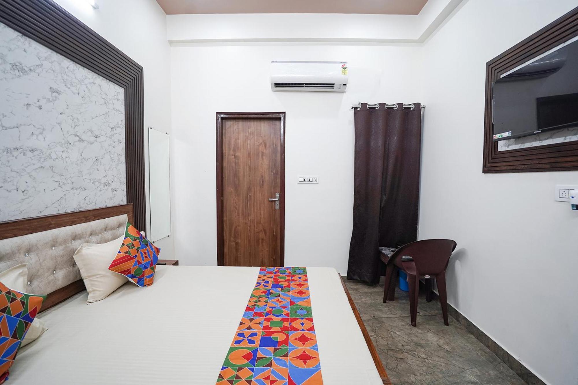 Hotel Fabhotel Shree Prem Residency