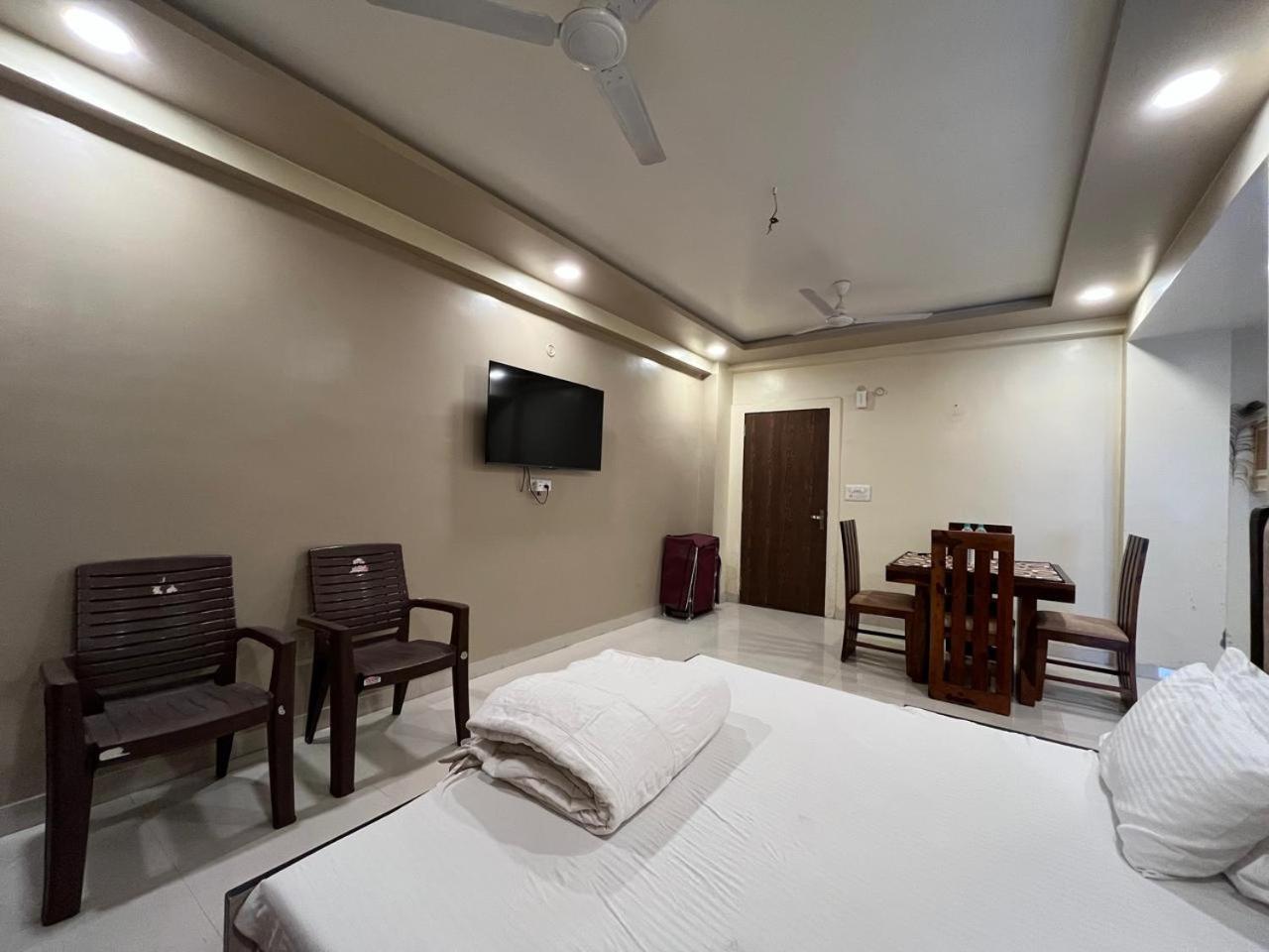 Apartment Shree Jee's House