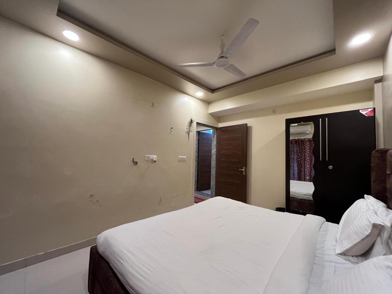 Apartment Shree Jee's House *