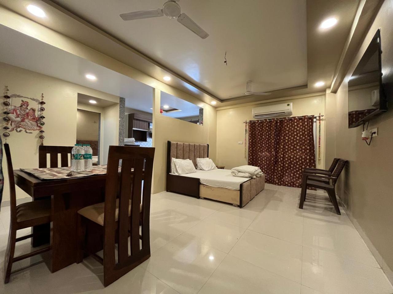 Apartment Shree Jee's House