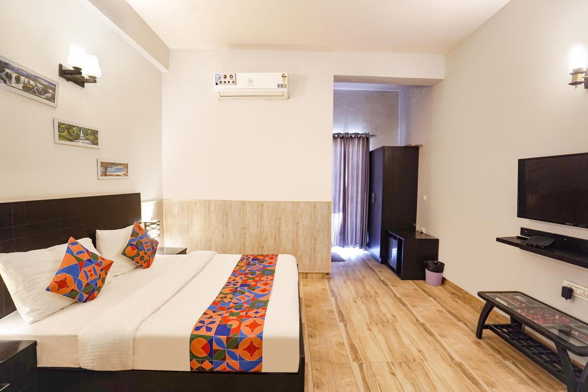Fabhotel Vraj Hotel 3*