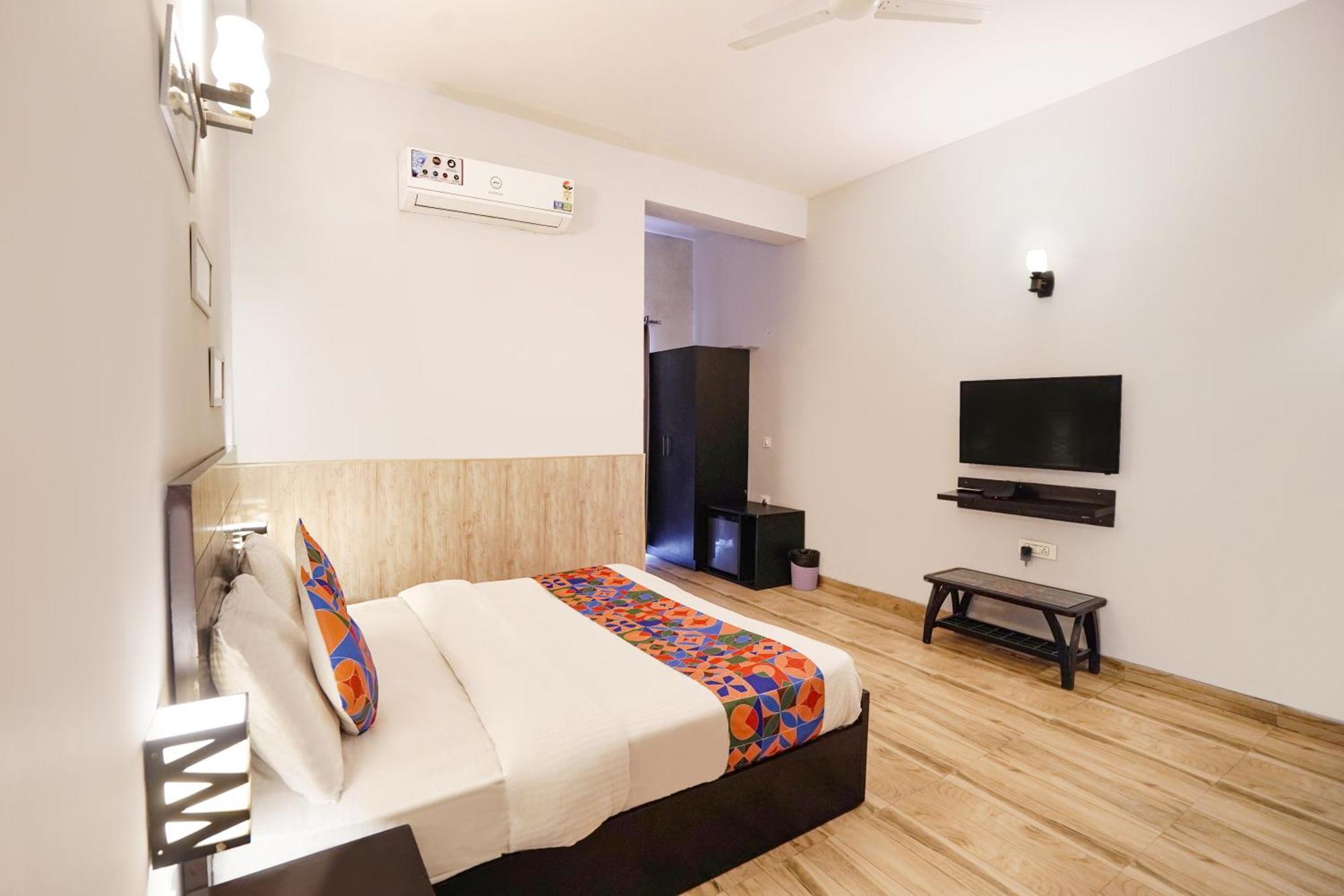 Fabhotel Vraj Hotel