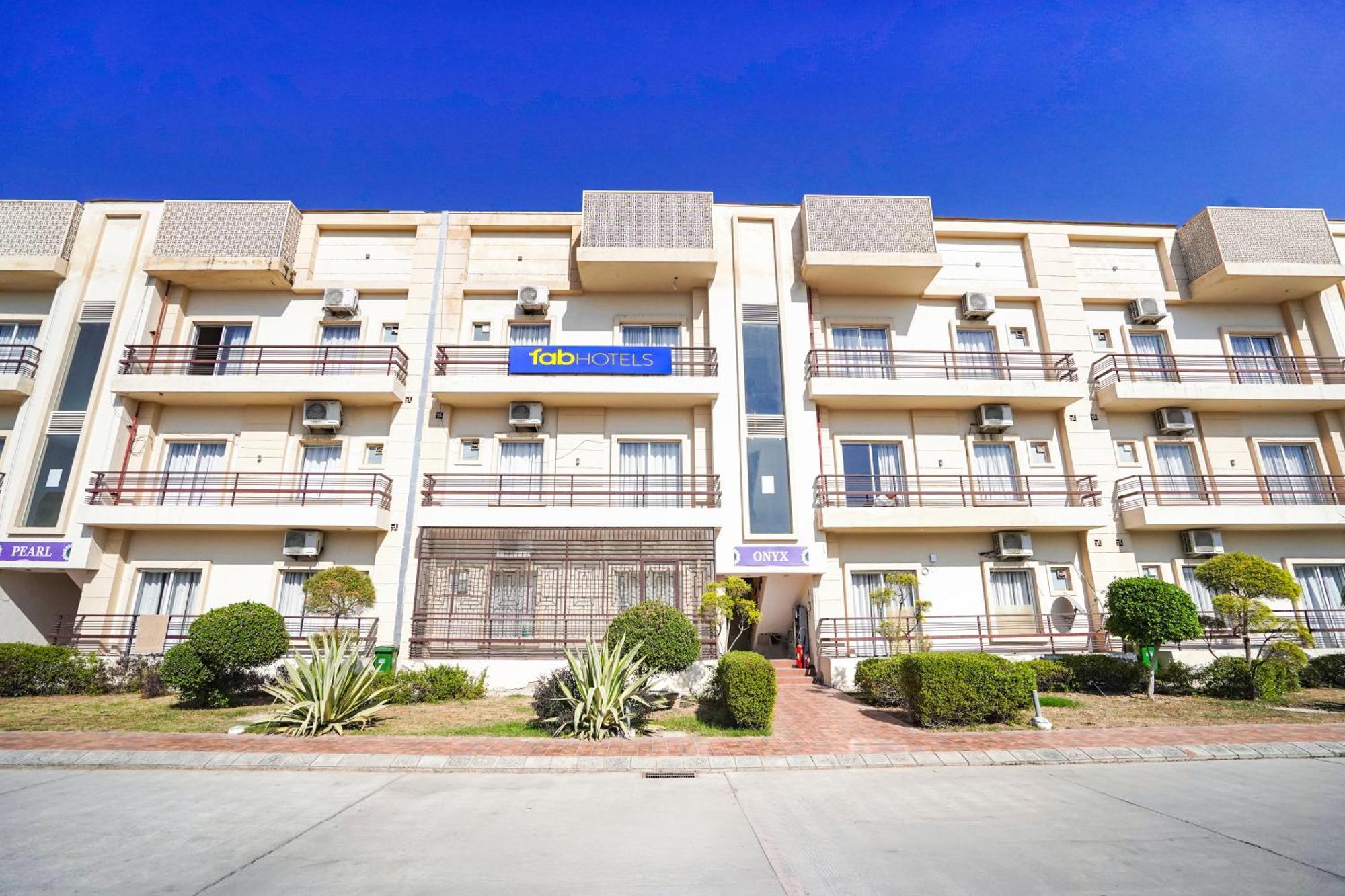 Hotel Fabhotel Vraj