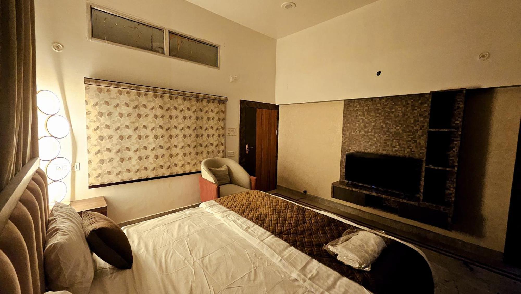 Vraj Guest house Vrindavan