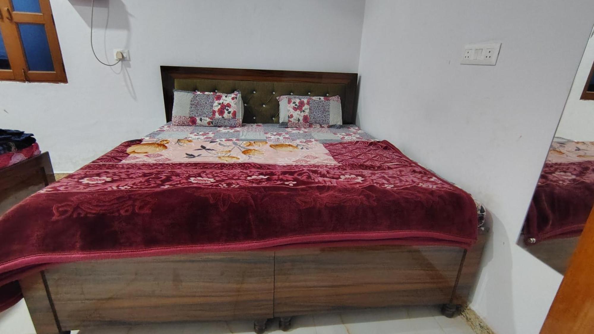 Guest house Shri Haridas Kripa Dham Ashram