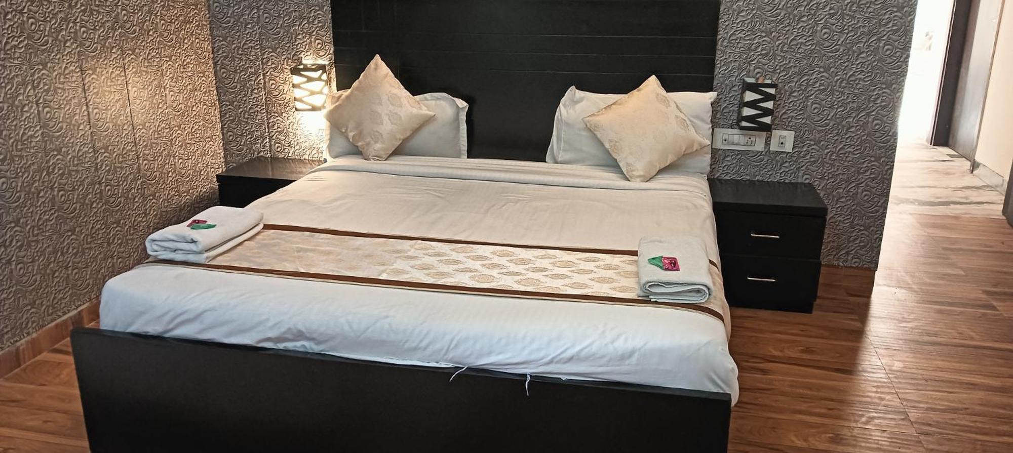 Hotel Vrindavan Suites At Omaxe Enternity Vrindavan