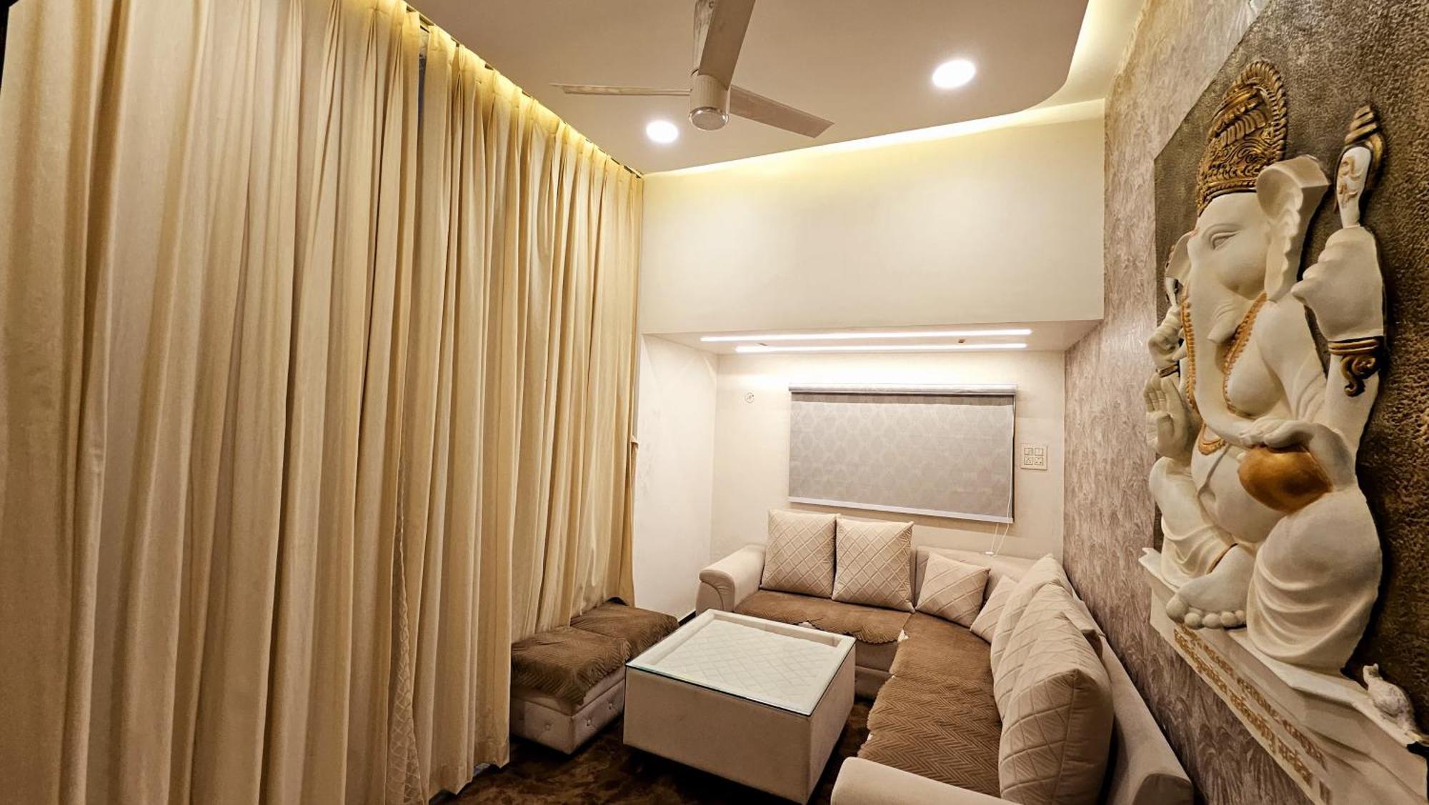 Vraj Guest house *