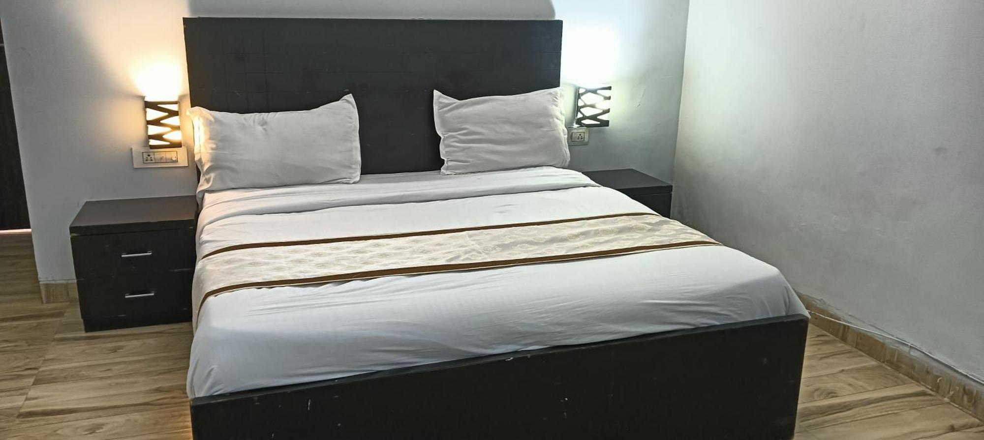 Hotel Vrindavan Suites At Omaxe Enternity