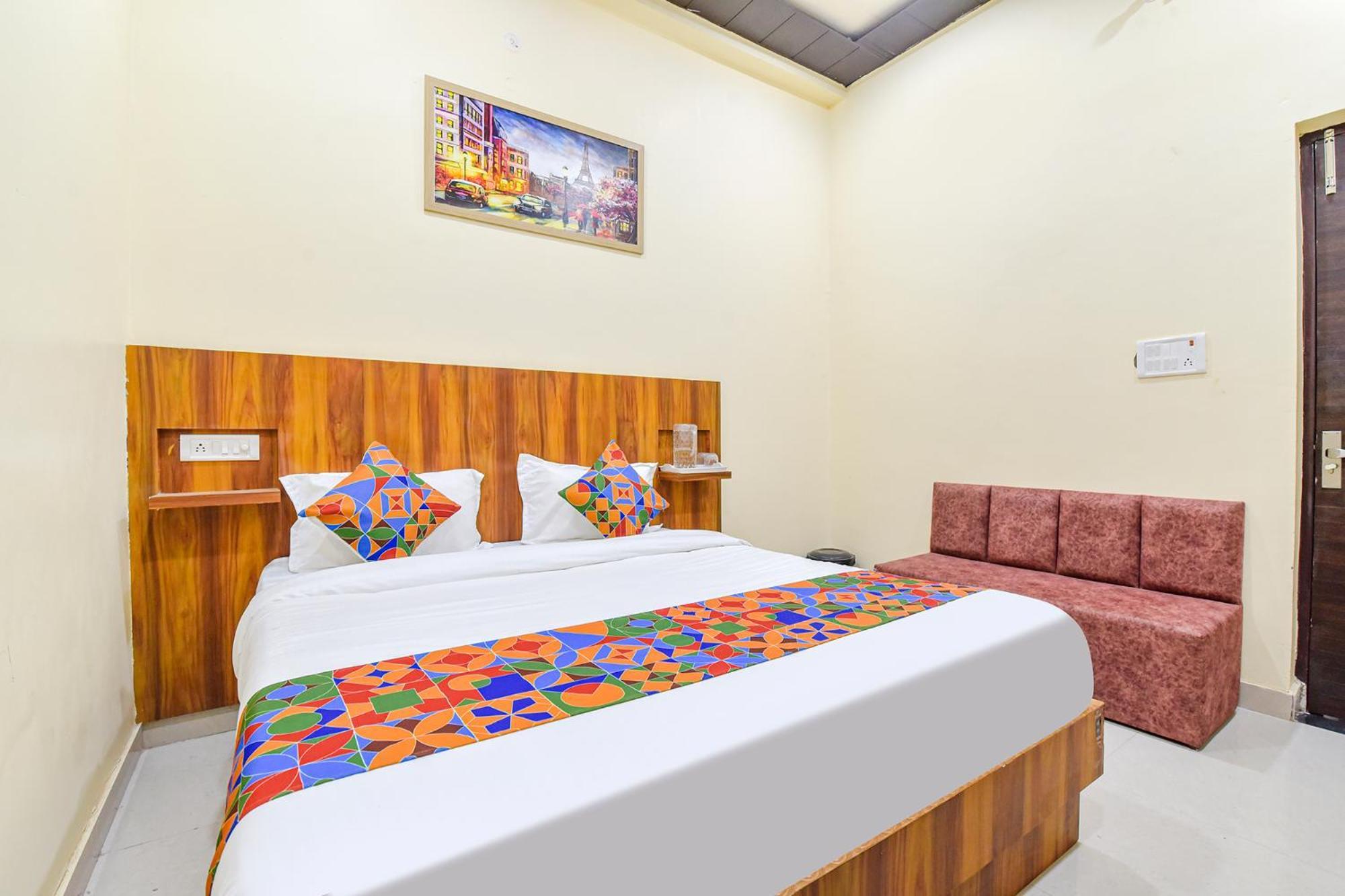 Fabhotel Shri Rk Residency - Nr Pram Mandir Shree Banke Bihari Temple 3*