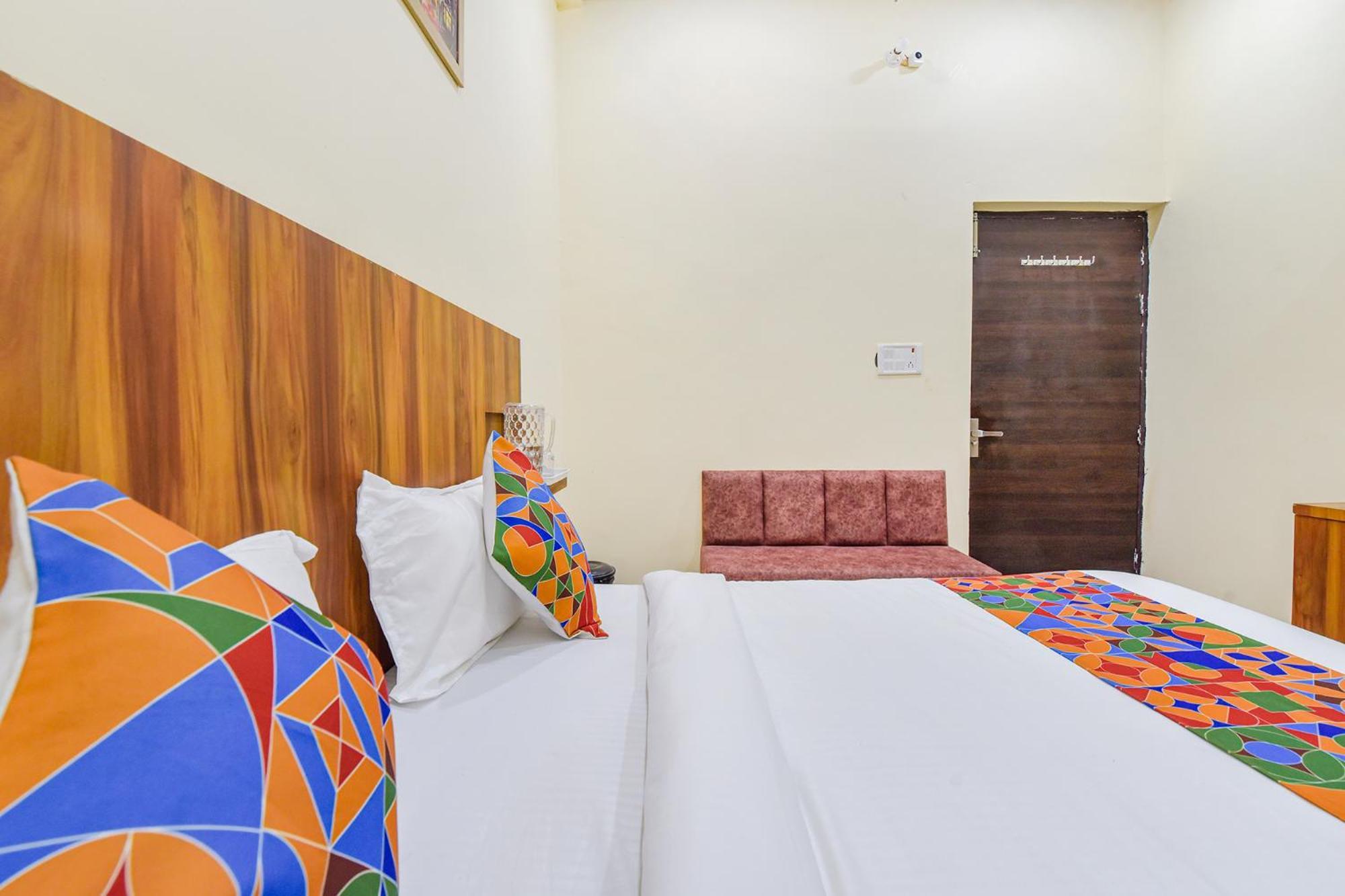 Fabhotel Shri Rk Residency - Nr Pram Mandir Shree Banke Bihari Temple Hotel