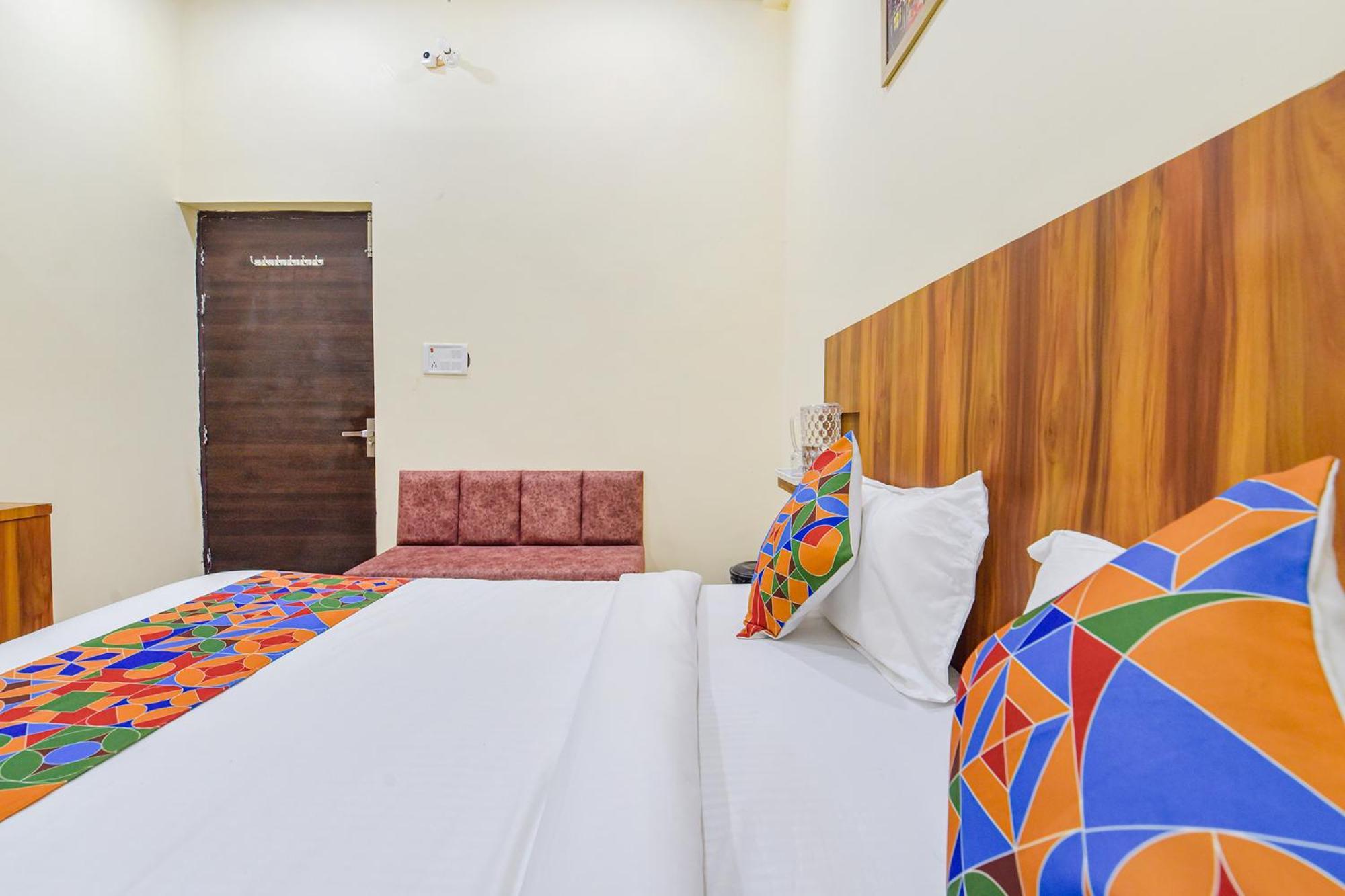 Hotel Fabhotel Shri Rk Residency - Nr Pram Mandir Shree Banke Bihari Temple