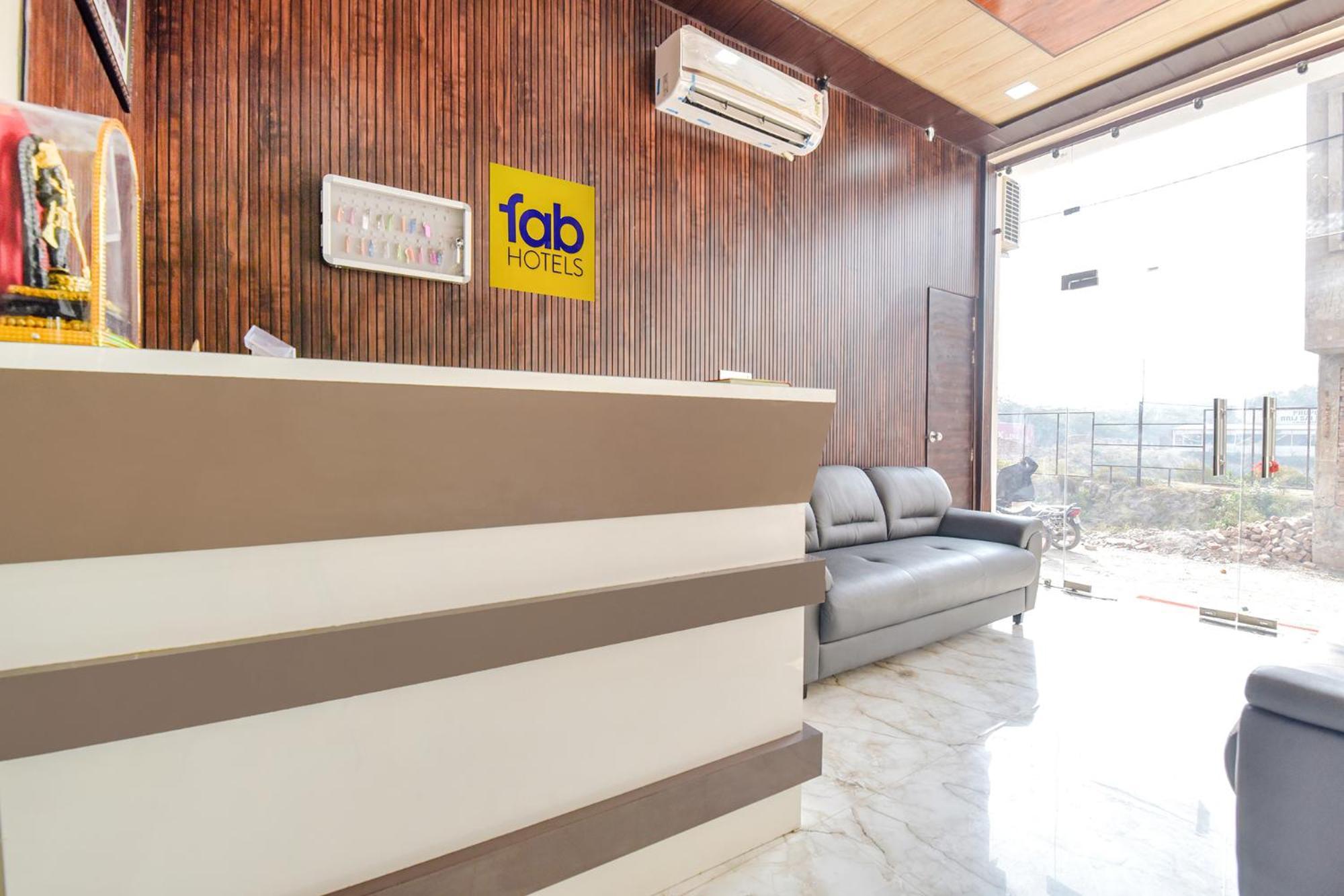 Fabhotel Shri Rk Residency - Nr Pram Mandir Shree Banke Bihari Temple