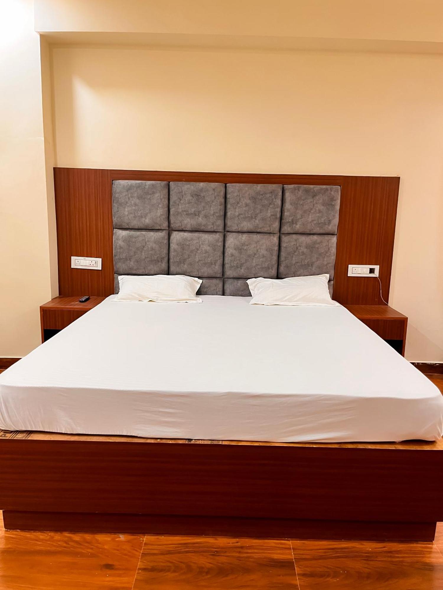 Hotel Shree Gopal Ji Dham 3*