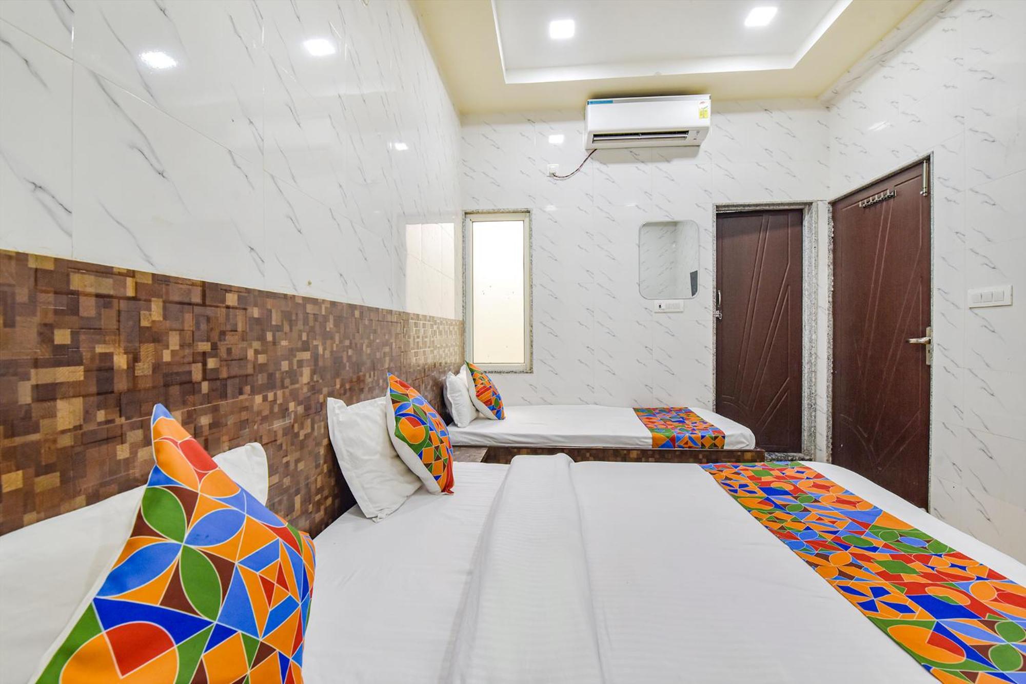 Fabhotel Maa Gayatri Sadan - Nr Pram Mandir Shree Banke Bihari Temple Hotel Vrindavan