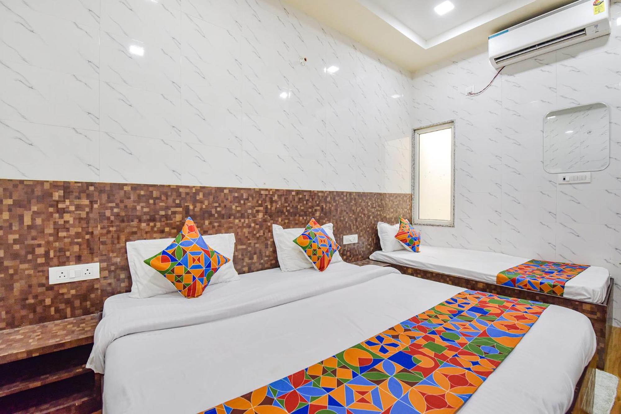 Fabhotel Maa Gayatri Sadan - Nr Pram Mandir Shree Banke Bihari Temple Hotel Vrindavan