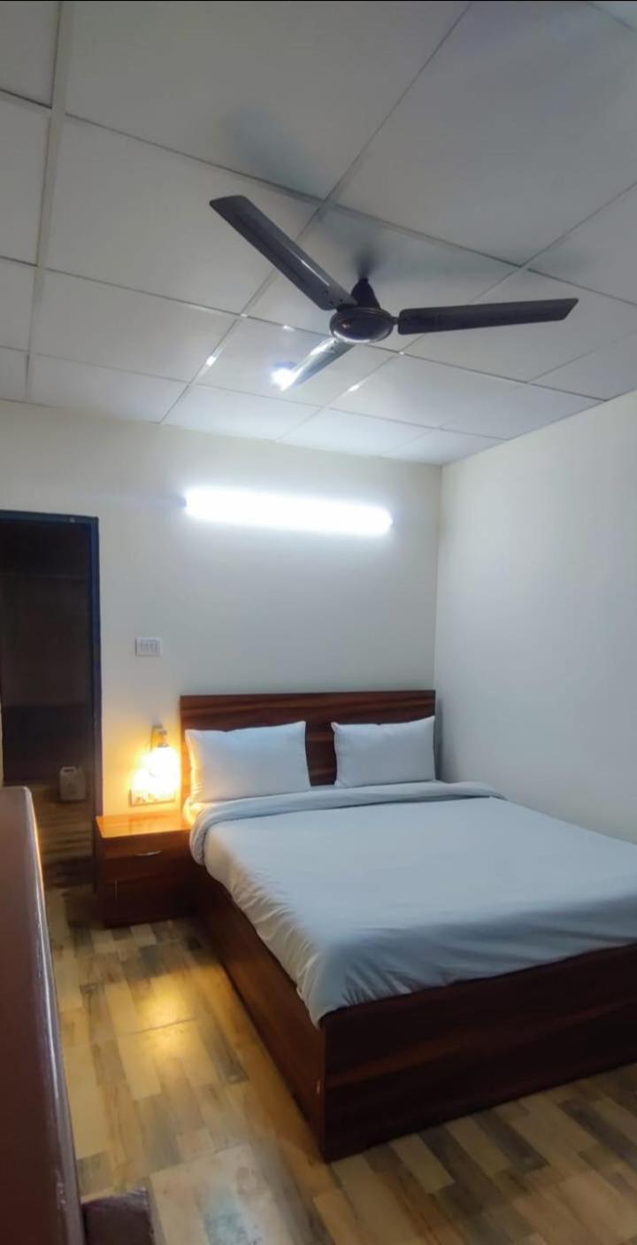 Private Flat Hare Krishna Orchid Near Prem Mandir * Vrindavan