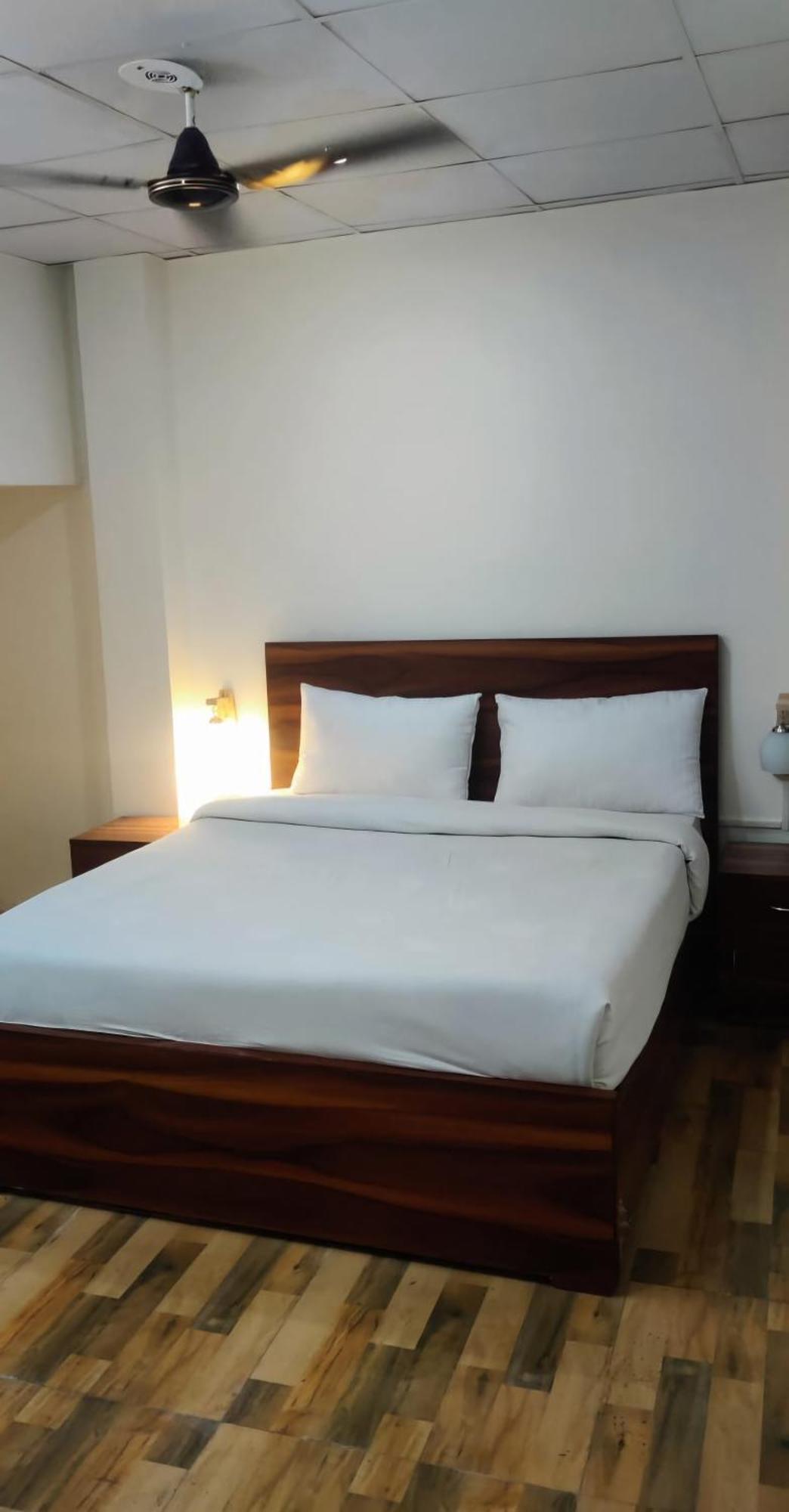 Private Flat Hare Krishna Orchid Near Prem Mandir Vrindavan