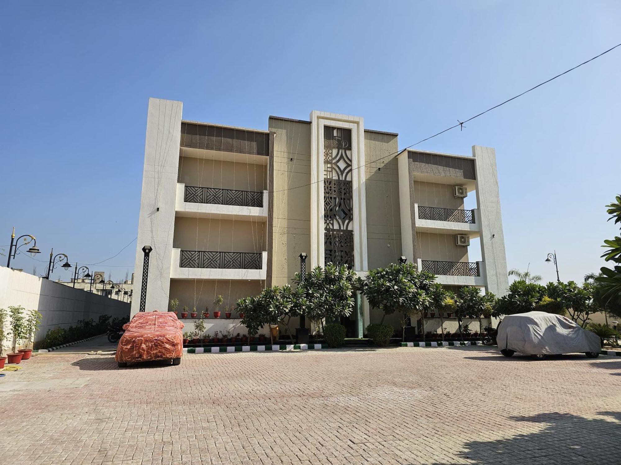 Hotel Shri Sadhana
