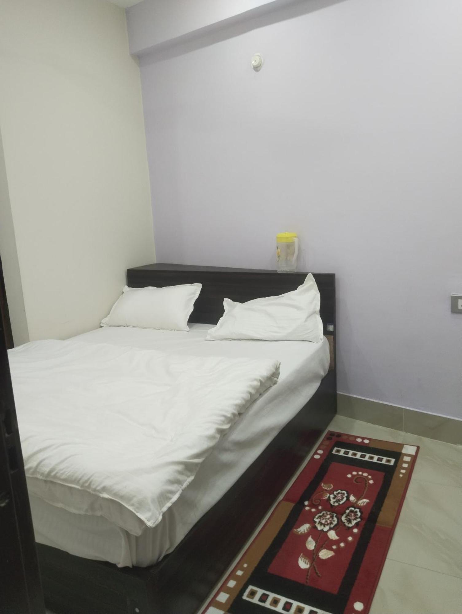 Dixit Residency Hotel 2*