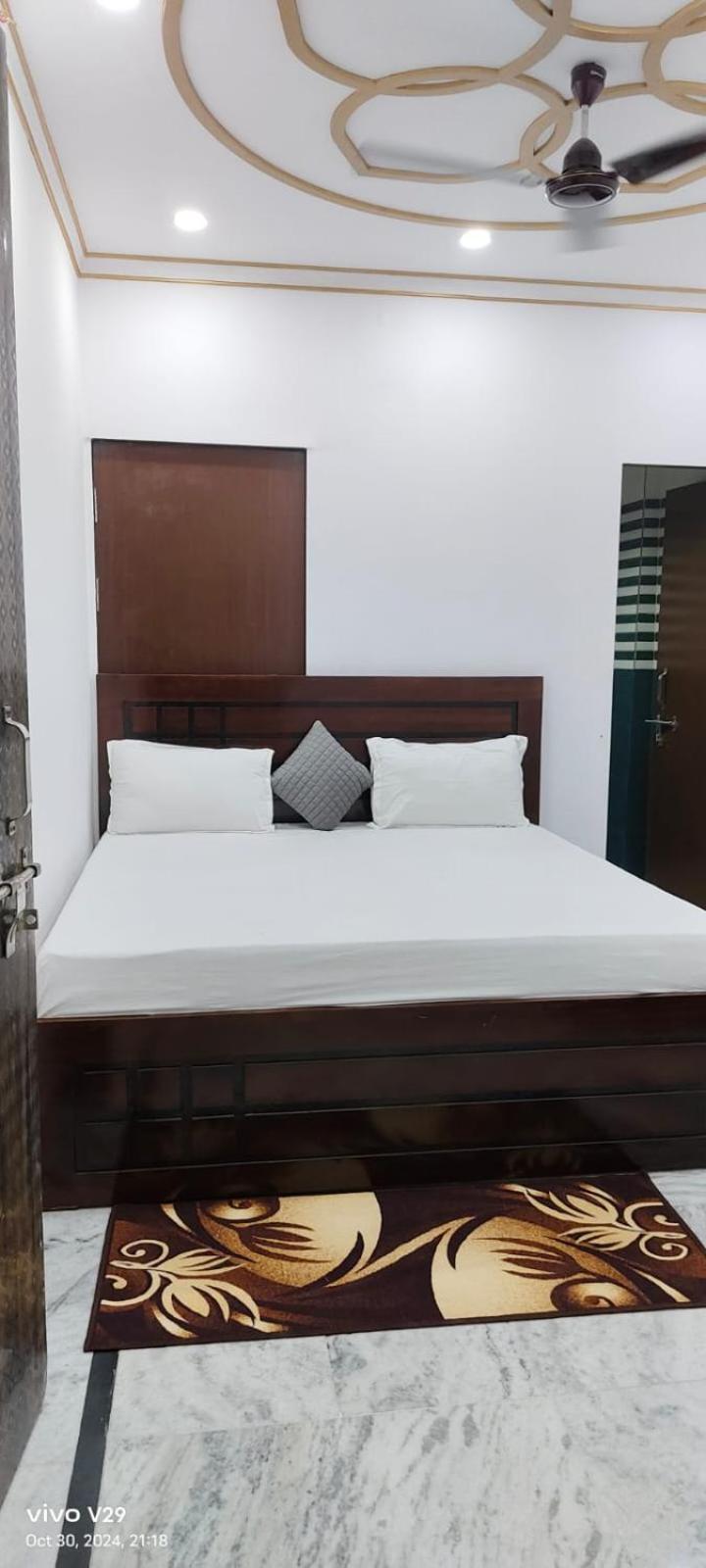 Shri Dev Dham Homestay Vrindavan