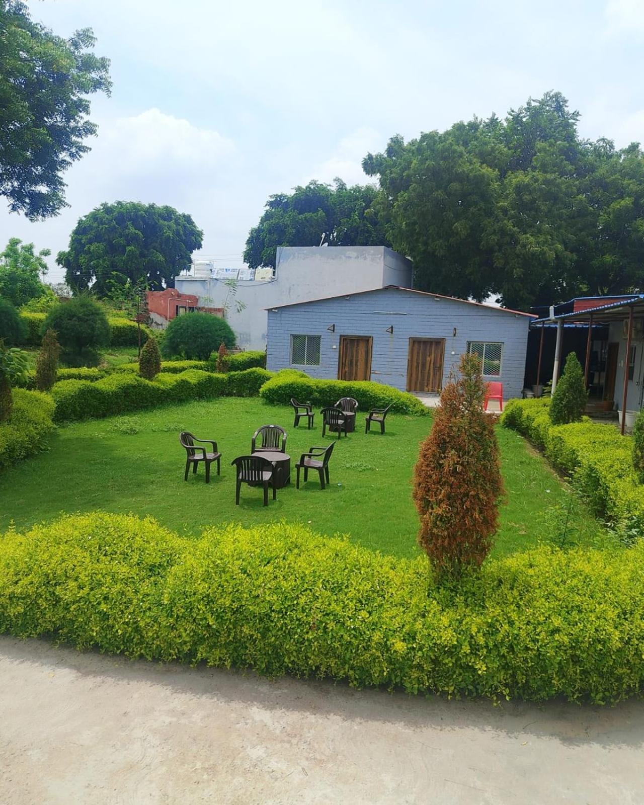Hotel The Swastik & And Garden Vrindavan