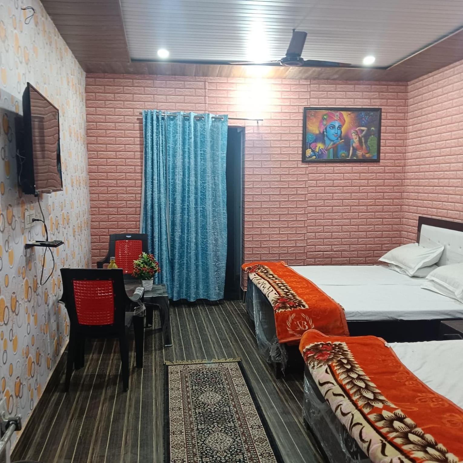 Hotel Somnath Residency Radhe Nikunj *