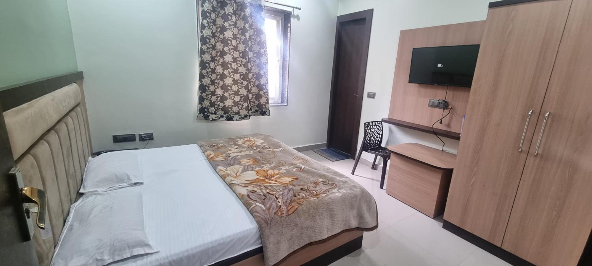 Saraswati Dhaam Hotel