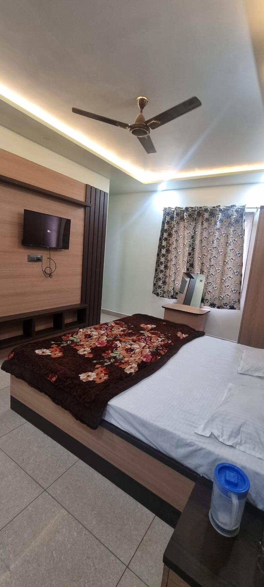 Hotel Saraswati Dhaam Vrindavan