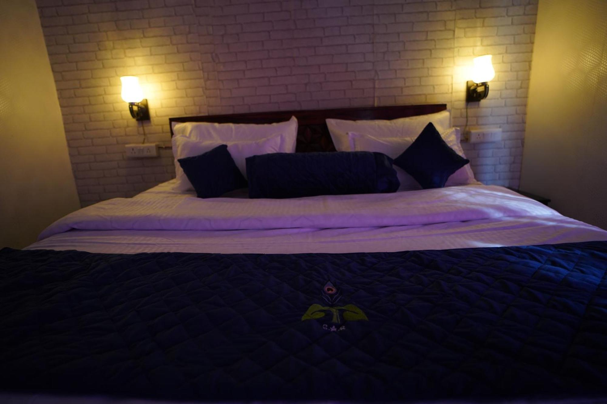 Resort Samalia Agro Vrindavan