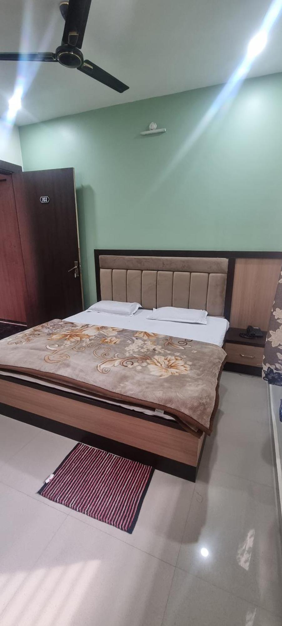Saraswati Dhaam 3* Vrindavan
