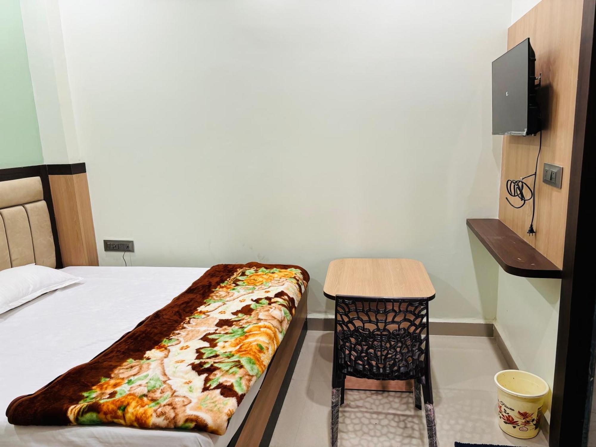 Saraswati Dhaam Hotel