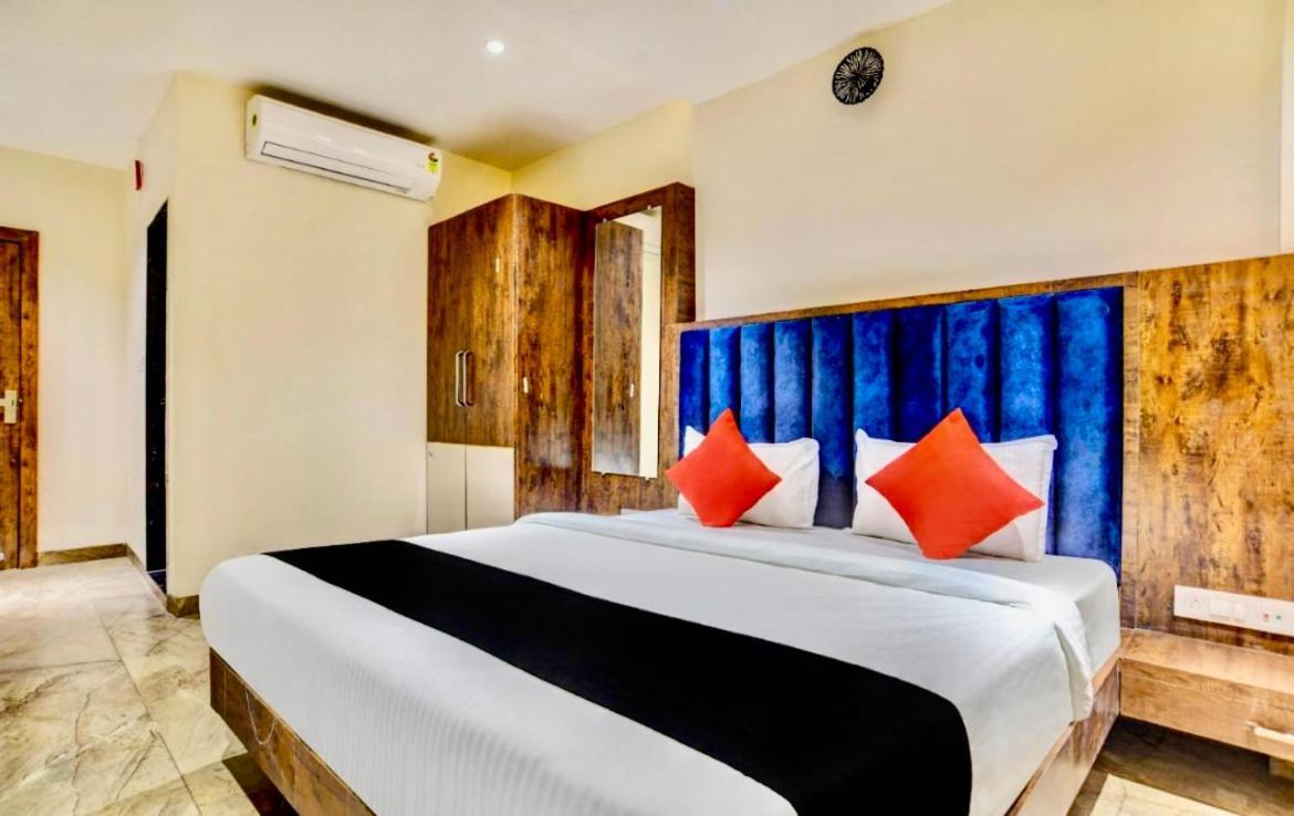 Tulip Best Rated Area In Vrindavan- Free 5g Wifi, Inhouse Parking Hotel 3*