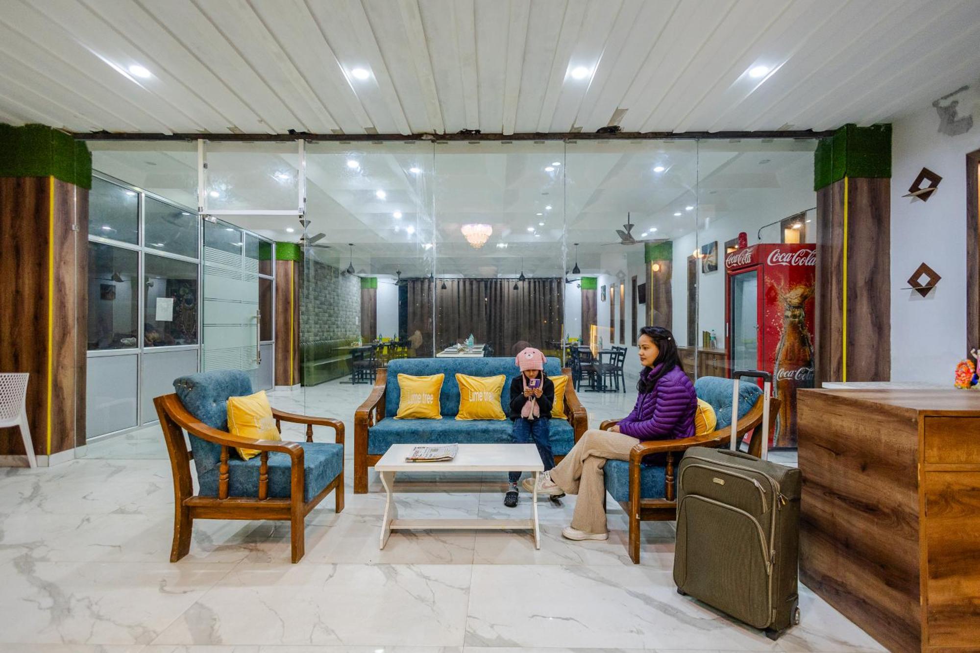 Hotel Lime Tree And Banquet
