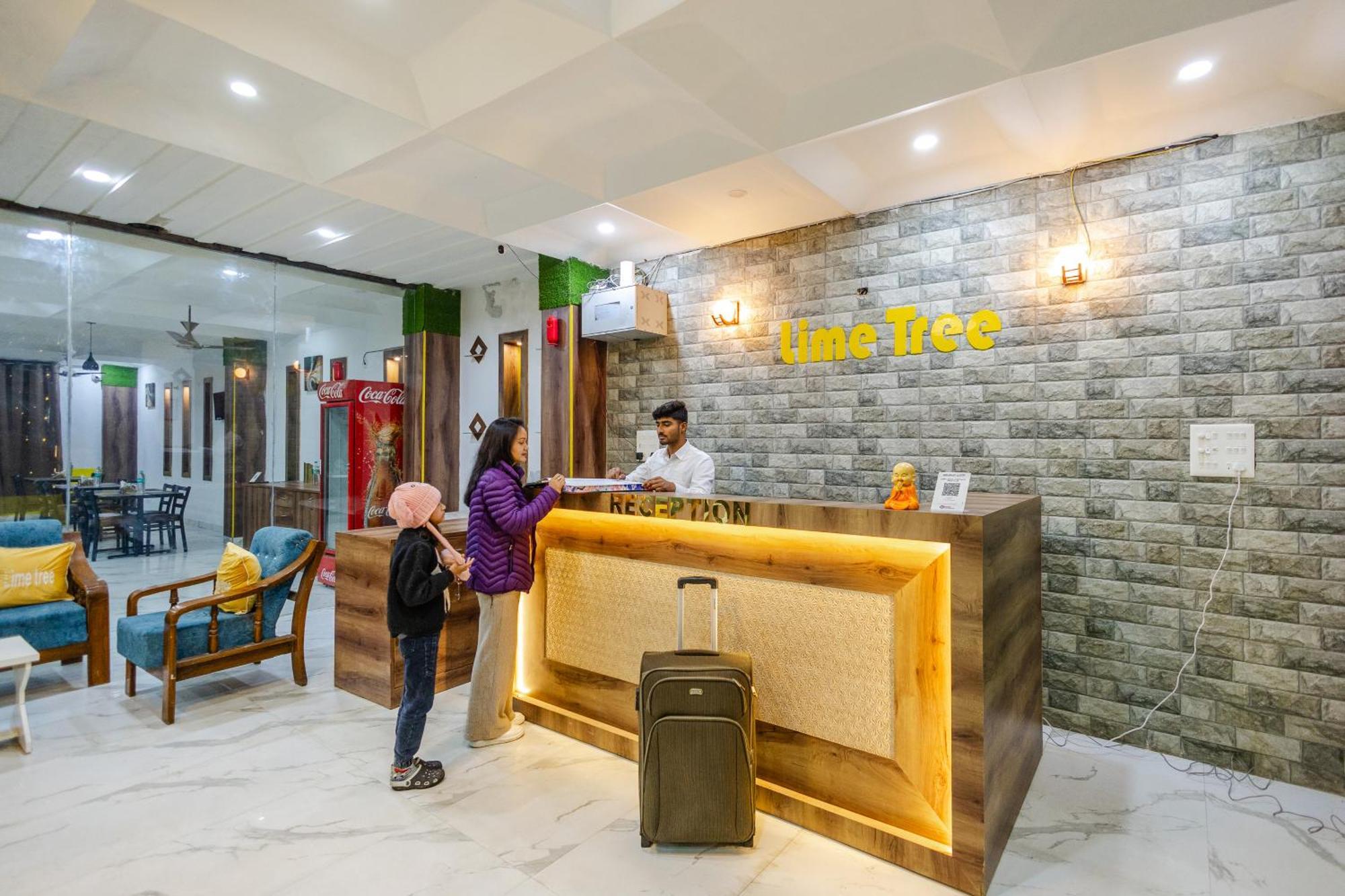 Hotel Lime Tree And Banquet