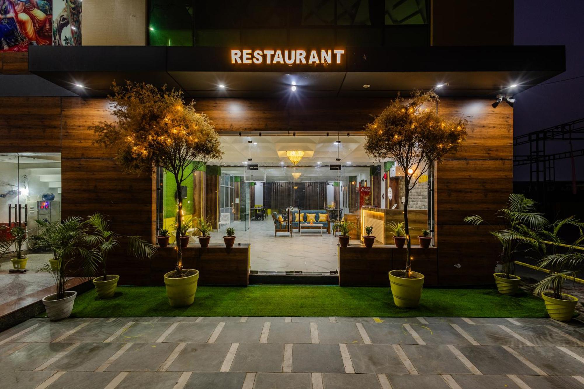 Hotel Lime Tree And Banquet