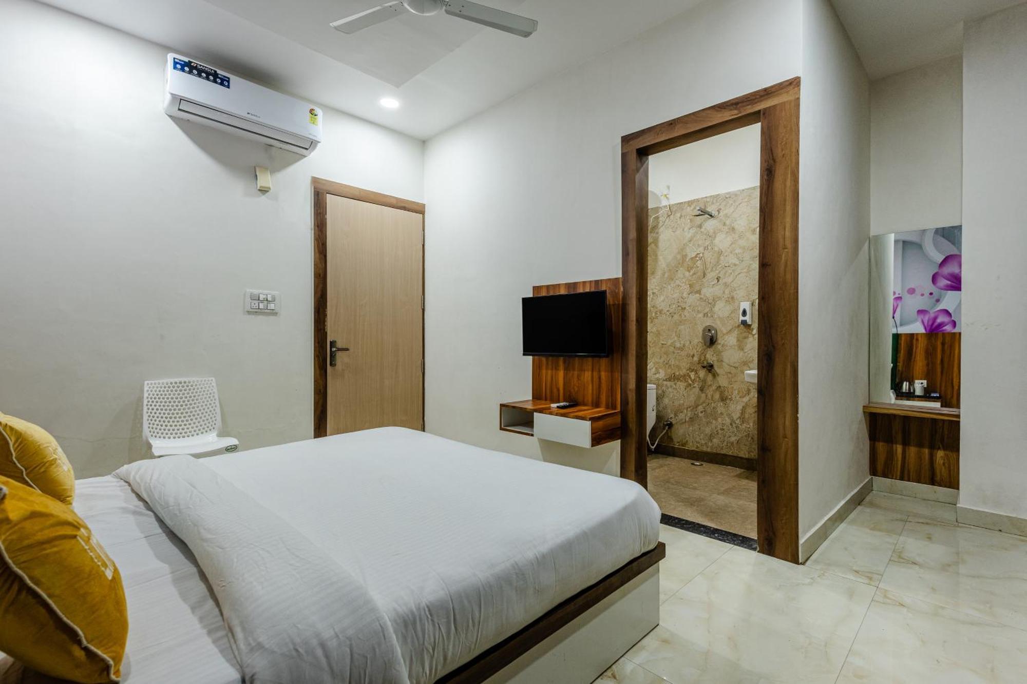 Hotel Lime Tree And Banquet Vrindavan