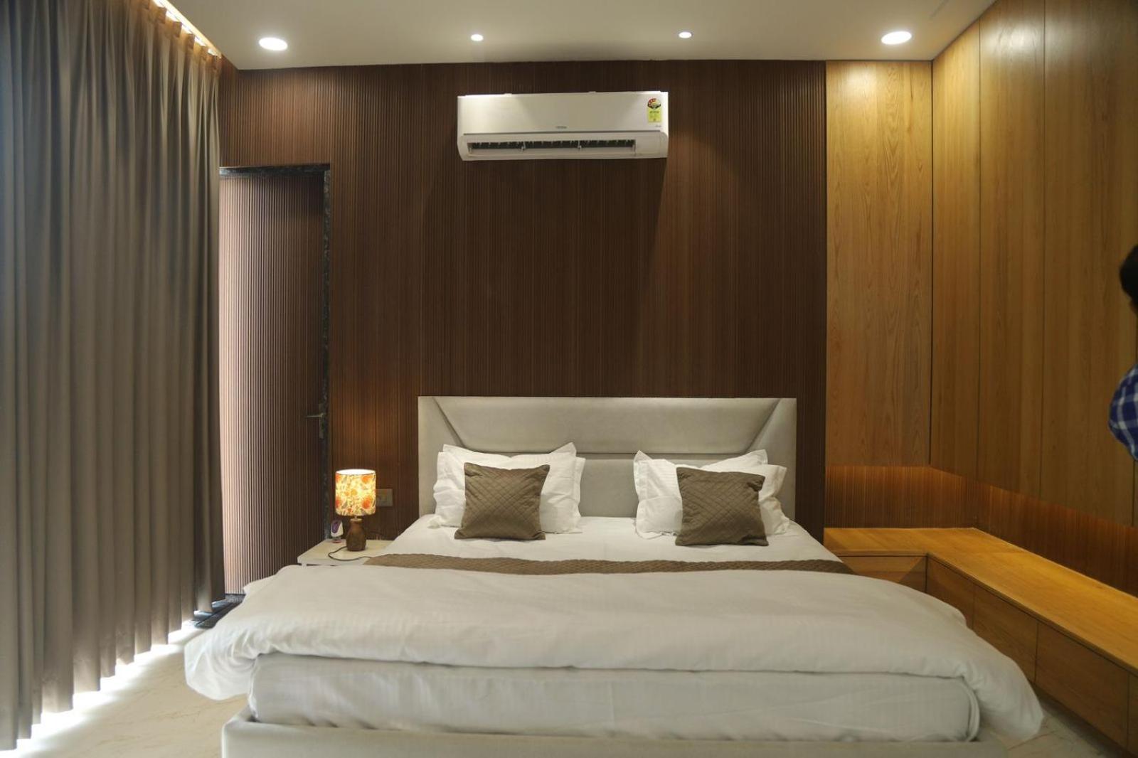 Hotel Shri Radha Oasis 3*