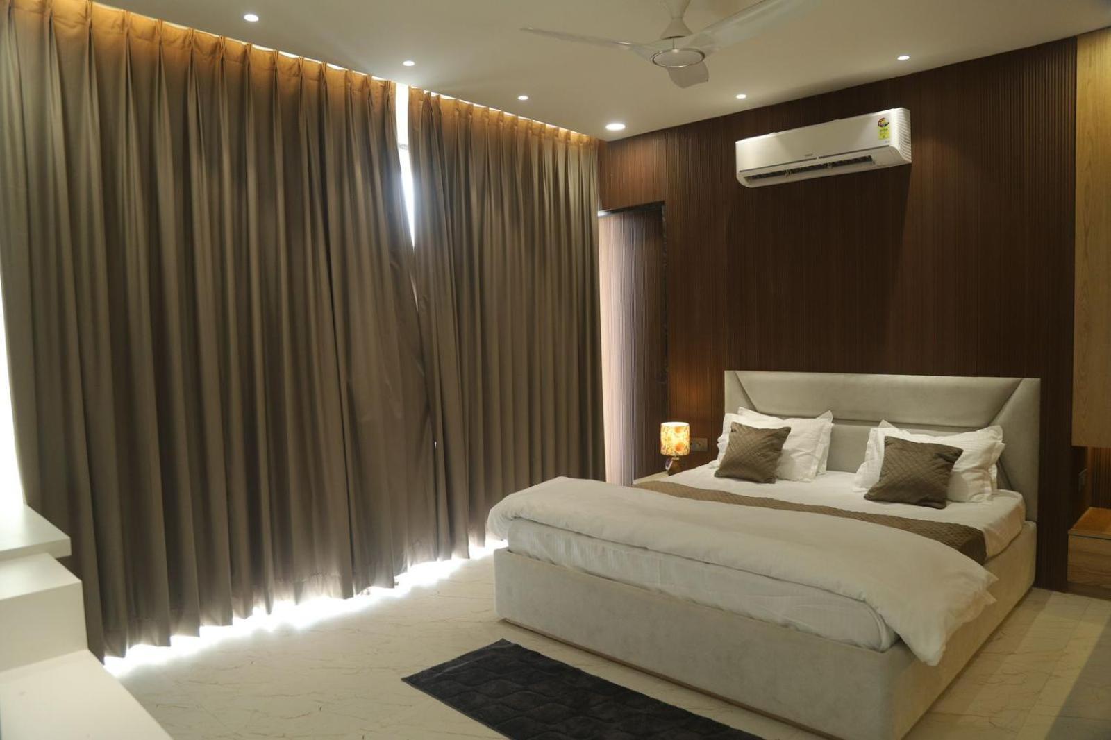 Shri Radha Oasis 3*