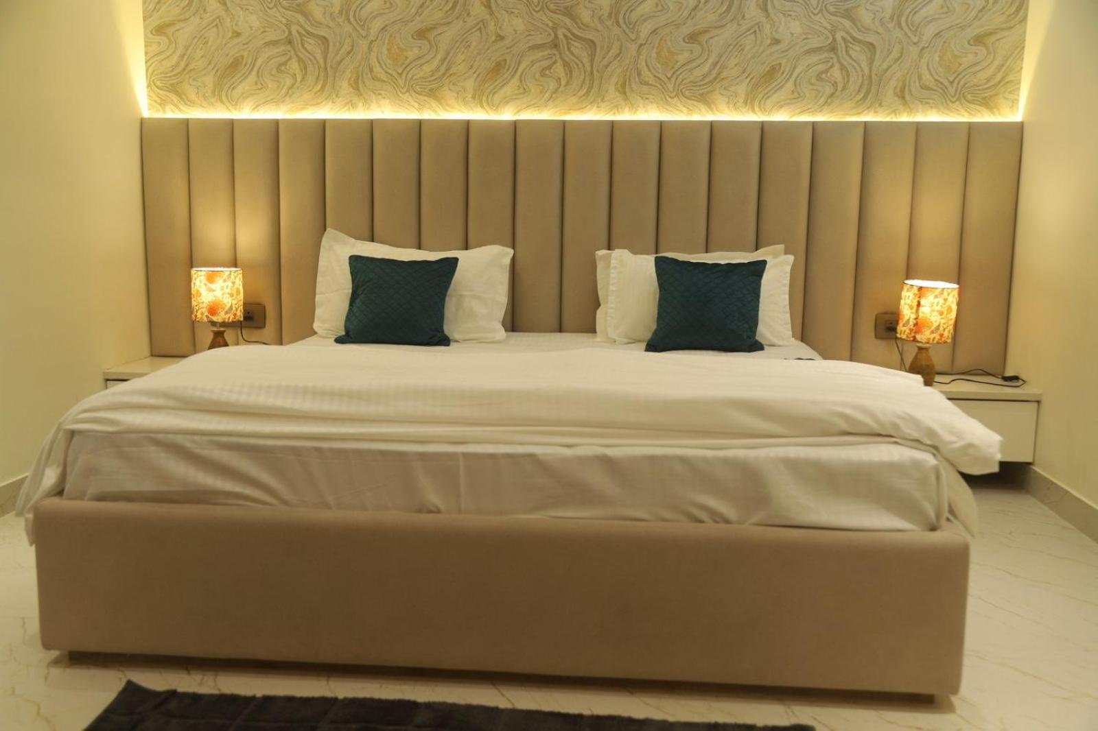 Shri Radha Oasis Hotel Vrindavan