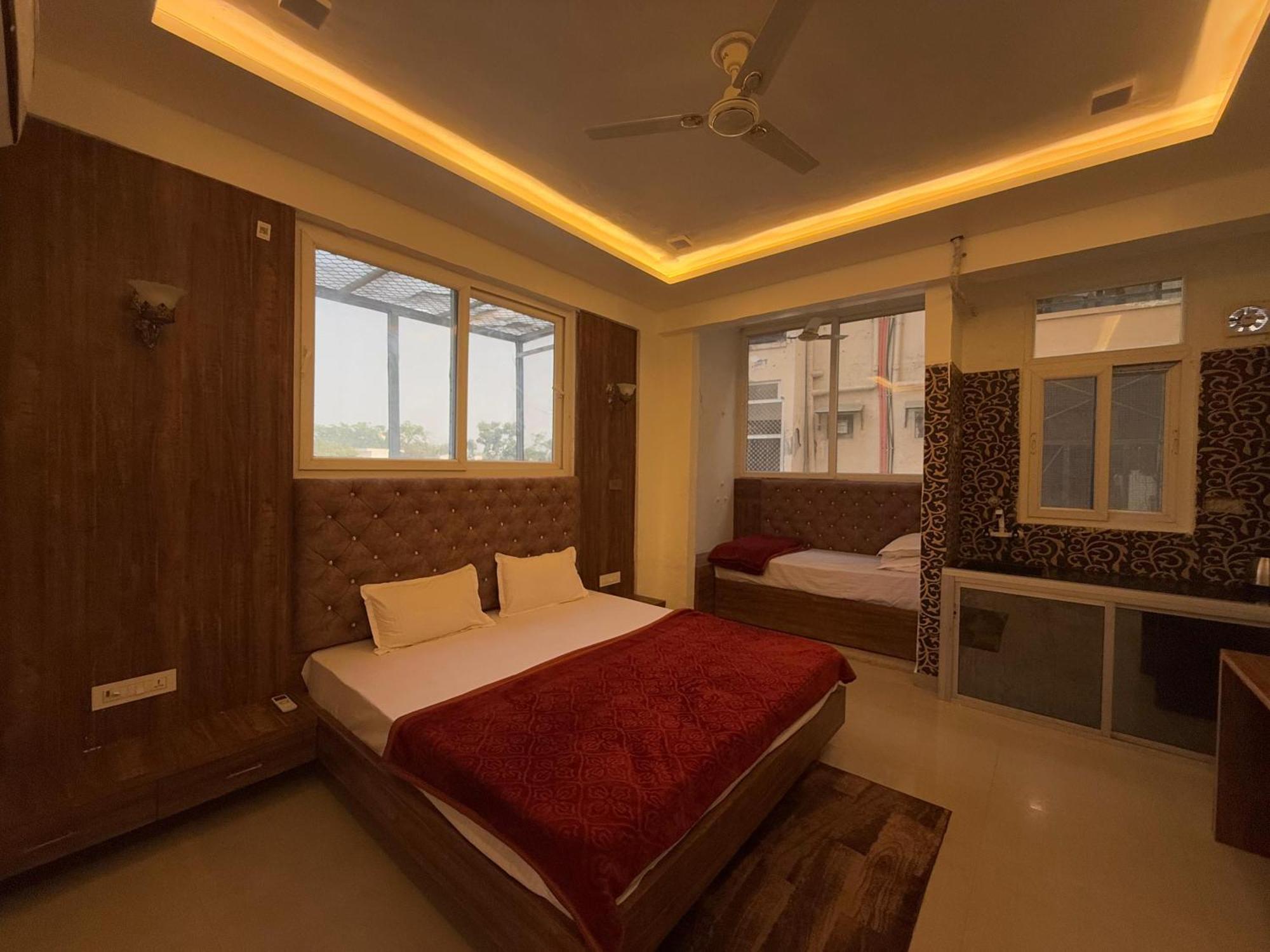Radha Residency ! Fully Air Conditioned With Parking Facility, Near Isckon Temple & Prem Mandir