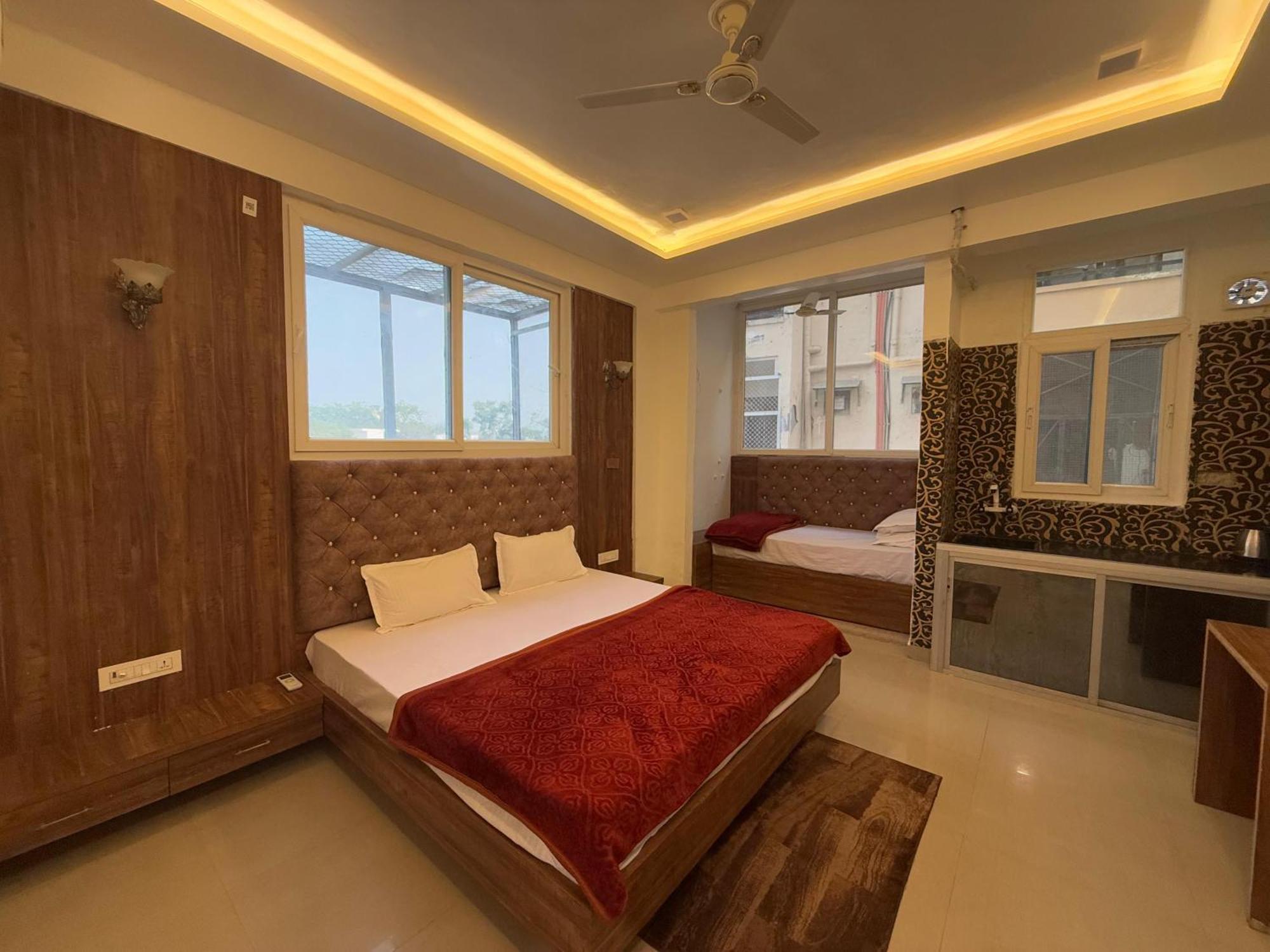 Hotel Radha Residency ! Fully Air Conditioned With Parking Facility, Near Isckon Temple & Prem Mandir *