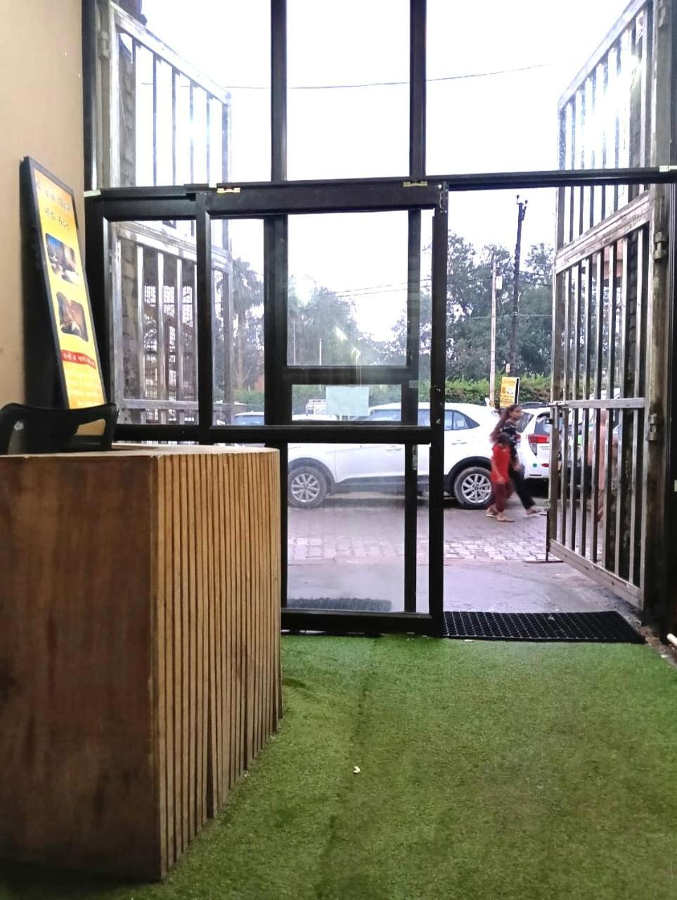 Hotel Shri Banke Bihari Seva Sadan 2*