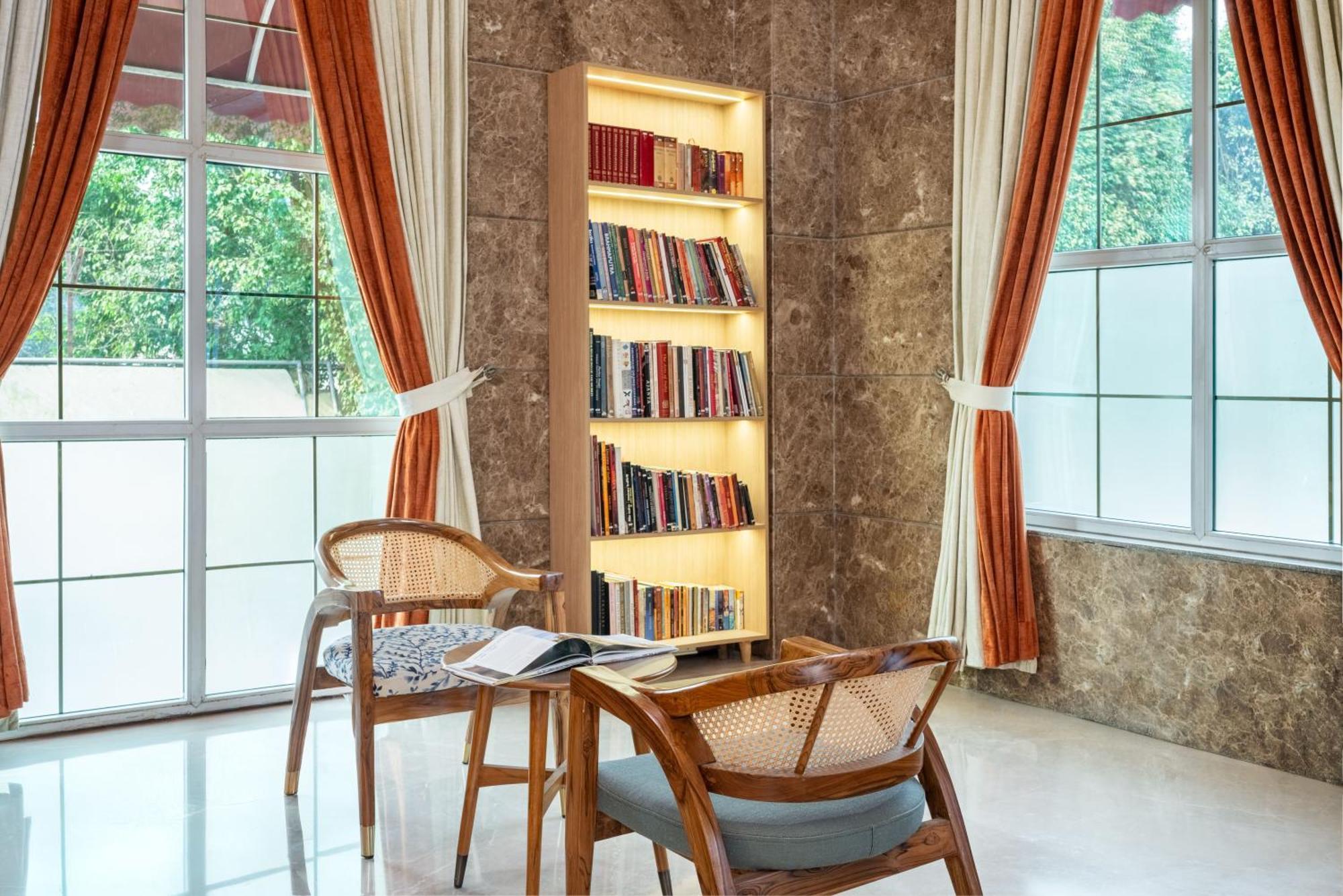 Nidhivan Sarovar Portico Hotel 4*