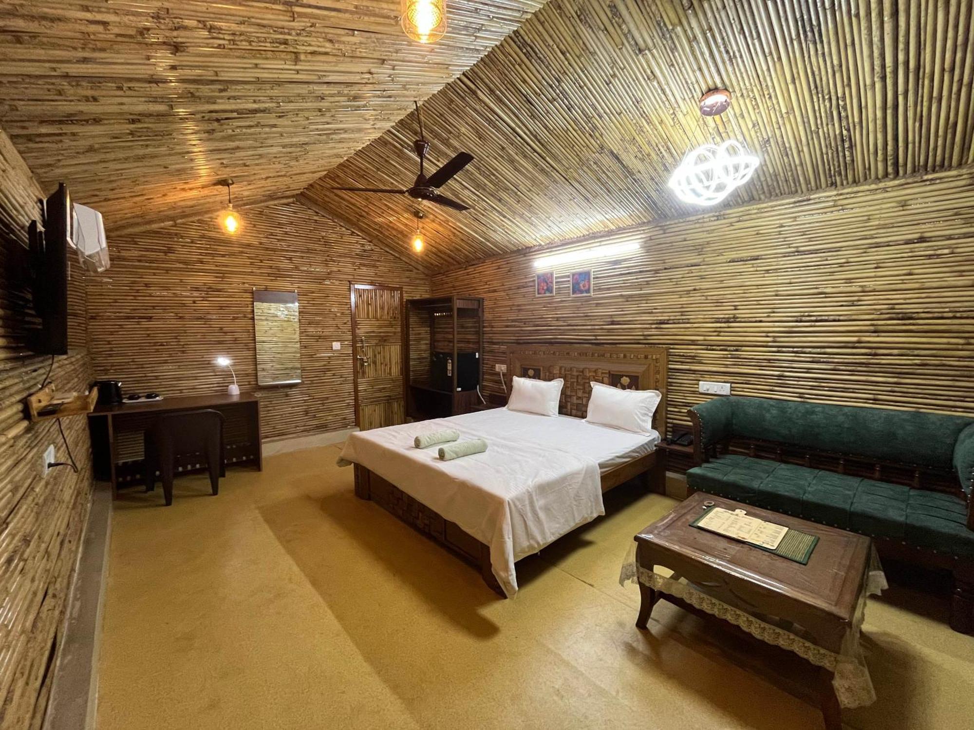 Gopika Resort *