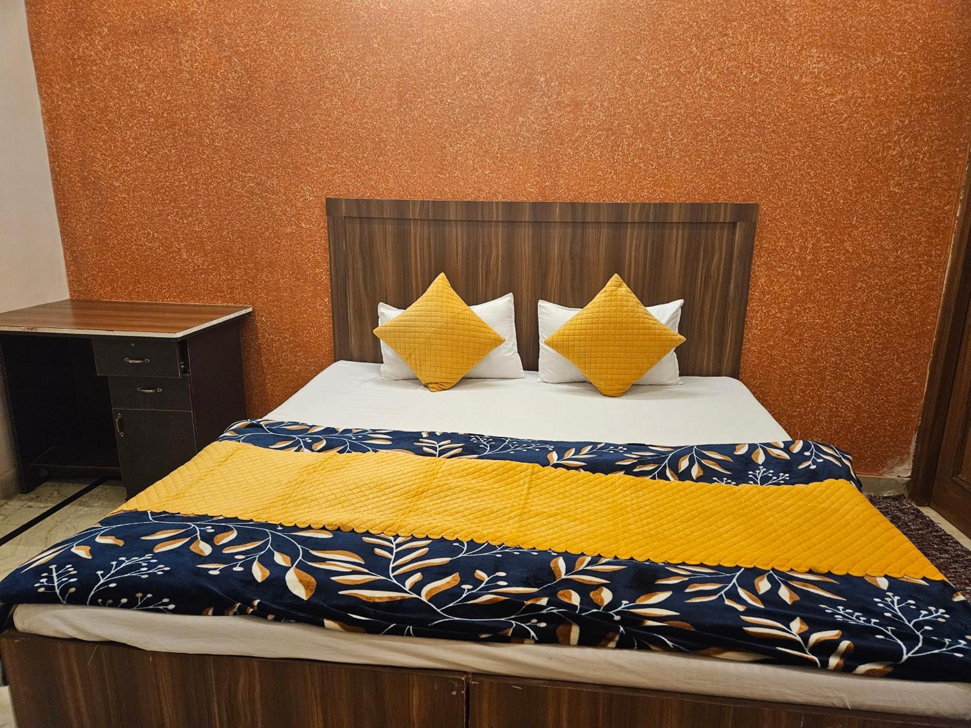 Homestay Krishna's Land Vrindavan