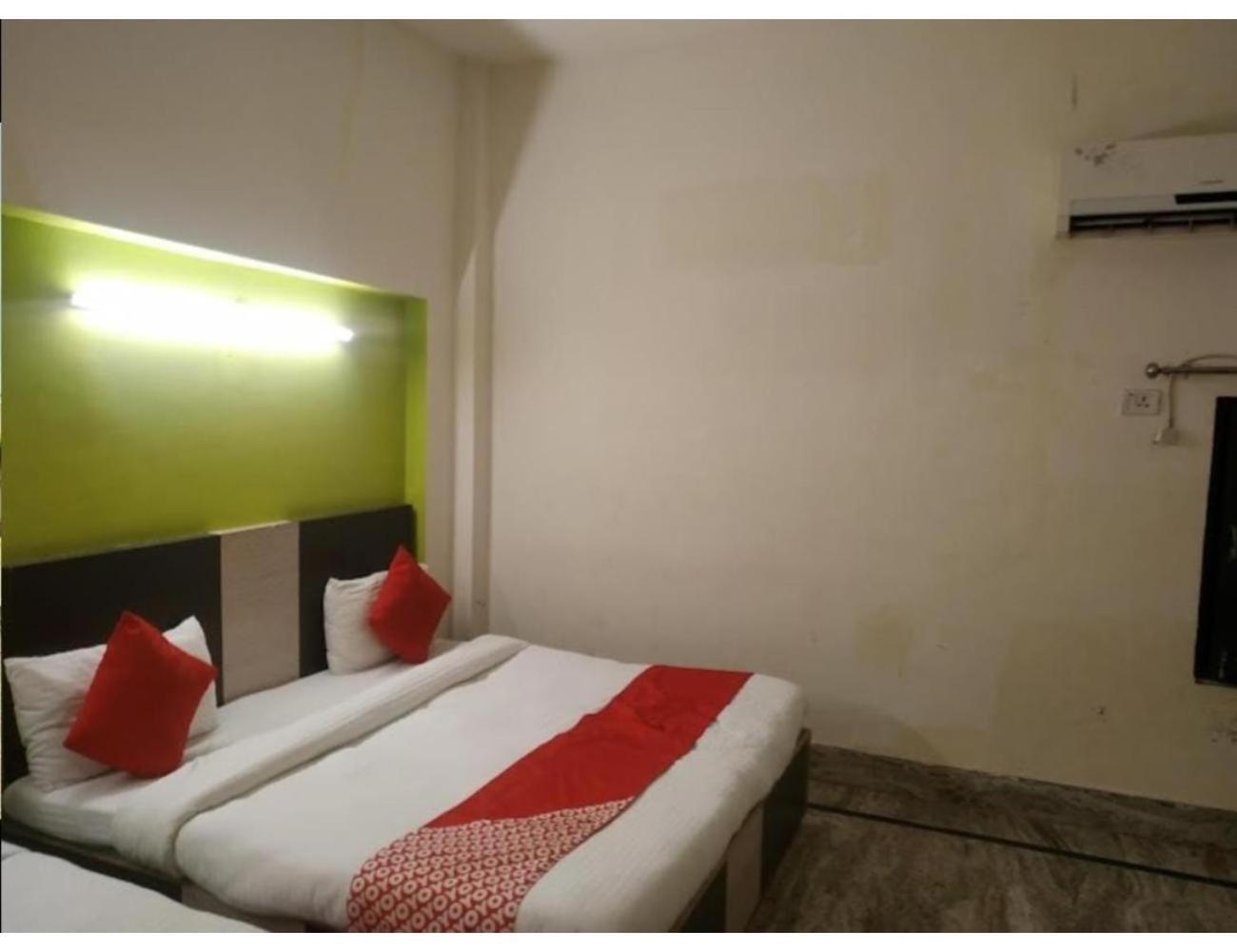 Homestay Shri Shri Radha Shyam Palace, *