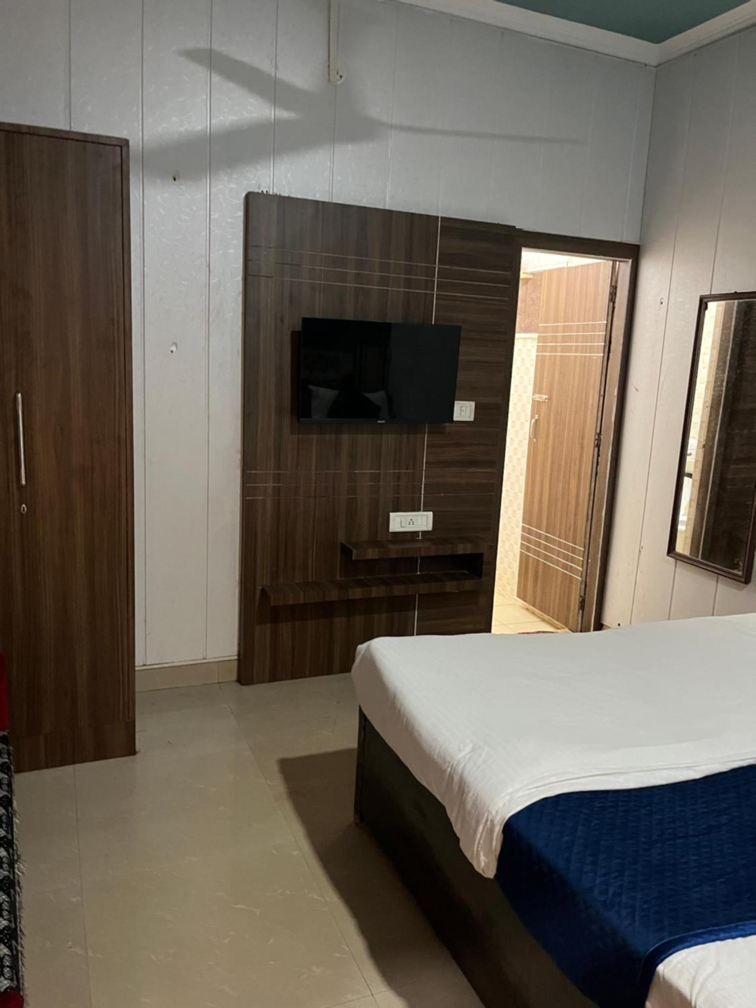Great - Rated In Vrindavan- Ideal For Families Hotel Vrindavan