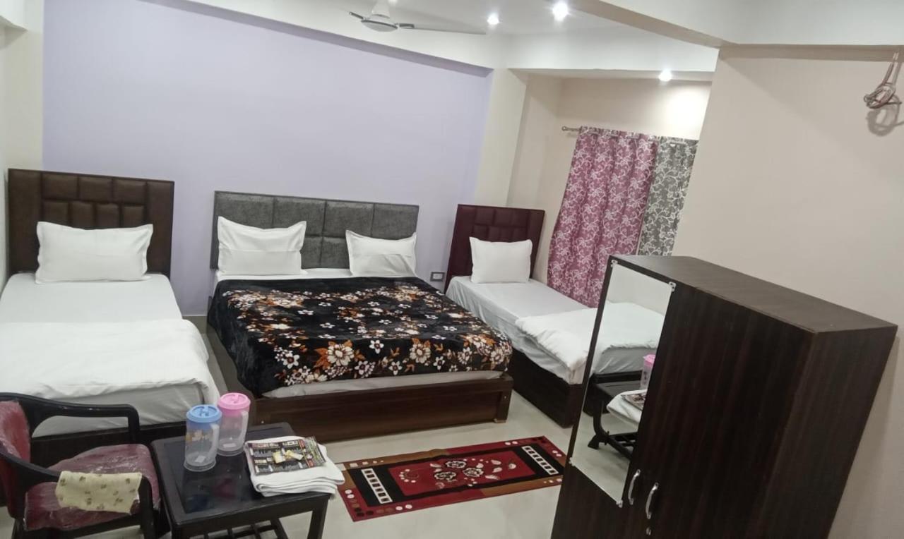 Dixit Residency Hotel 2*